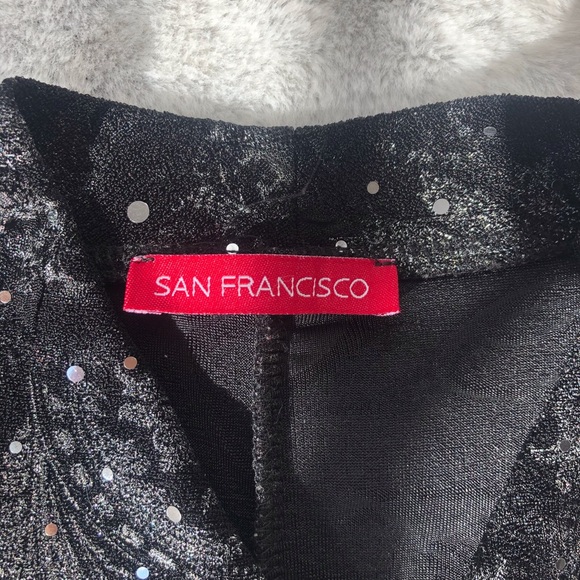 Black and shiny SAN FRANCISCO lace blouse. 👚 - Picture 4 of 5